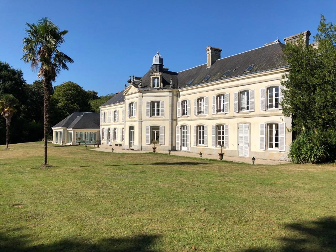Chateau De Lannouan Landevant Exterior photo